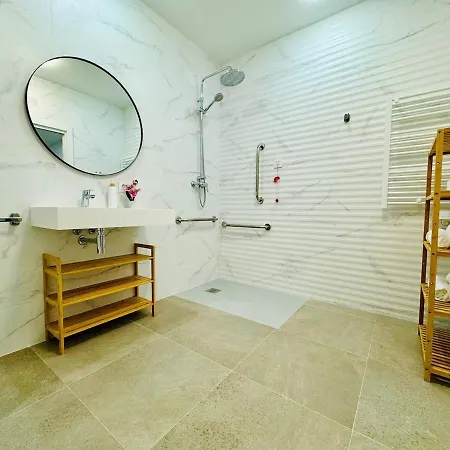 Loft 1 - Space & Conform Close To Center * Valence